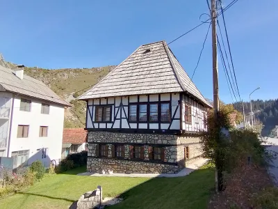 Lokalne prakse u gradnji kuća i čardaka